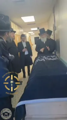 הרב יונתן שווארץ שליט"א ביים מספיד זיין האברך החשוב נחום ישראל עבער ז"ל וועלכע איז אומגעברענגט געווארן פאריגע וואך אין קאלאמביע 
