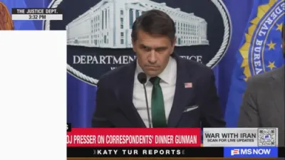 עקטינג אטורני דזשענעראל טאד בלענטש זאגט אז וויפיל מען ווייסט יעצט, האבן די אפיצירן געשאסן 5 מאל אין ריכטונג פונעם שיסער דעם שבת אין וואשינגטאן הילטאן האטעל 