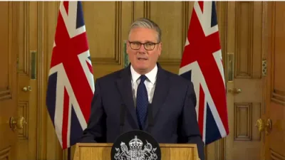 בריטישער פריים מיניסטער קיר סטארמער רעגט נאך די אנטיסעמיטישע טעראר אטאקע נעכטן אין לאנדאן 