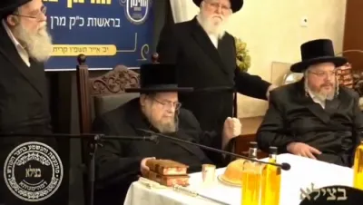 לחיים ביי כ"ק אדמו"ר מבעלזא שליט"א לרפואה שלמה 