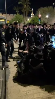 נאך ווידיאוס פון די הפגנות קעגן די גזירת הגיוס