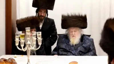 מוצאי שבת ביי כ"ק גאב"ד ירושלים שליט"א 