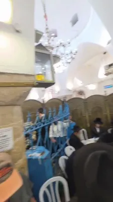 א גרוס פון הר הקודש מירון שטייענדיג נאנט צום יום טוב לג בעומר 