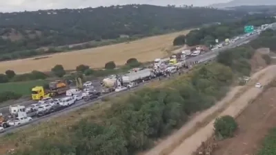 דריי זענען אומגעקומען און צענדליגע פארוואונדעט נאך א פייל אפ עקסידענט אין צפון ארץ ישראל 