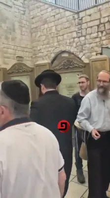 נתניהו איז מחליט אז נאר 1,500 וועלן זיך מעגן באטייליגן לג בעומר אין מירון, ביי א קאבינעט זיצונג אפגעהאלטן האט יוסי פוקס מסביר געווען אז עס איז נישט דא וואו צו פלאצירן דעם ציבור אין פאל פון א חיזבאללה מיסל - היל"ת