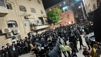 הדלקה ושולחן הטהור ל"ג בעומר ביי כ"ק אדמו"ר מקהל חסידי ירושלים שליט"א