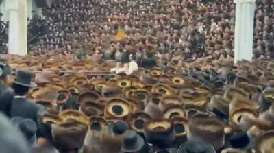 חלק ג': פולע ווידיאוס פון די הכנסת ספר תורה בחצר הקודש סאטמאר