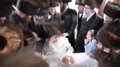 כ"ק אדמו"ר מסאטמאר שליט"א שטופט די געדאנק פון וואוינען אין אפסטעיט א גאנץ יאר
