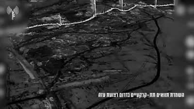די 12'טע בריגאדע פון צה"ל פארניכטעט אכט כאמאס טונעלן דורכאויס אן אפעראציע קעגן די אונטערערדישע נעצן אין רפיח, דרום עזה.