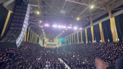 הדלקת לג בעומר בחצר הקודש סאטמאר ביים כתיבת ס"ת