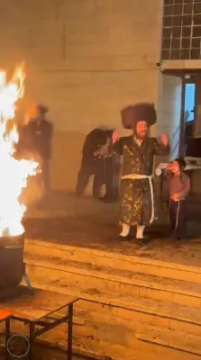 לג בעומר בצל צינור השפע כ"ק אדמו"ר מקרעטשניף כפר עטה שליט"א 
