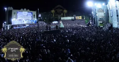 מעמד ההדלקה רבתי ליל ל"ג בעומר לכבוד התנא אלוקי רבי שמעון בר יוחאי, במקהלות רבוא רבבות ישראל, אין קרית יואל, אין שפיץ פון כ"ק אדמו"ר מסאטמאר שליט"א 