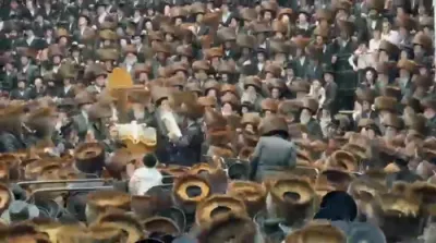 ערשטע בילדער: היסטארישע מעמד הכנסת ספר תורה דורך כ"ק אדמו"ר מסאטמאר שליט"א 
