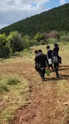 אידן קלעטערן אויף די וועגן צום הייליגן תנא