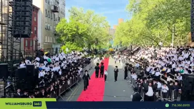 ערשטע ווידיאו פון די הכנסת ספר תורה בחצר הקודש סאטמאר 