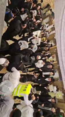לעבעדיג פון מירון נעבן ציון
