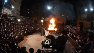 מעמד הדלקה לכבוד התנא האלוקי רבי שמעון בר יוחאי בראשות הגה"צ ראש ישיבת סאטמאר בני ברק שליט"א ע"פ שיכון קרית יואל בני ברק