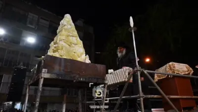 מעמד הדלקה לכבוד התנא האלוקי רבי שמעון בר יוחאי בראשות הגה"צ ראש ישיבת סאטמאר בני ברק שליט"א ע"פ שיכון קרית יואל בני ברק