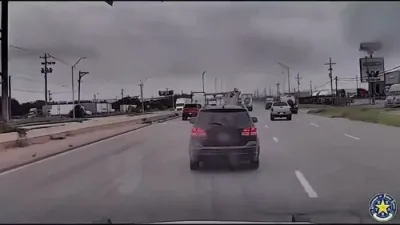טעקסאס פאליציי כאפט א שמוגלער