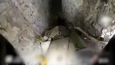 אפענסיווע פון צה"ל זעלנער קעגן חיזבאללה אין א באהאלטענע טונעל