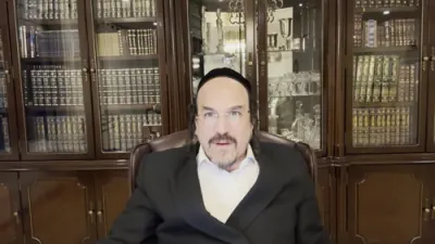 א הערליכע מעשה פון הרה"ק רבי שלומ'קע פון זוועהיל זי"ע - ועמך כולם צדיקים" &ndash; דורך הרב אליהו שווארץ, ביים שיעור עמוד היומי 'דרשו' מסכת יומא דף ט' ע"א