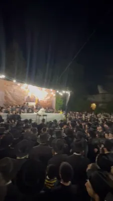 הדלקה בבית המדרש הגדול סאטמאר מאנטשעסטער בראשות הגה"צ אב"ד ור"מ סאטמאר מאנטשעסטער שליט"א ורבני מאנטשעסטער 