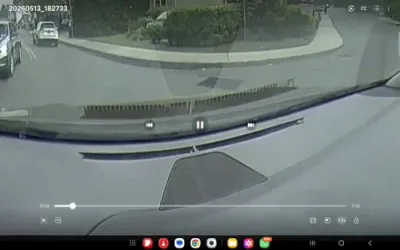לערנט אויס ענקערע קינדער אריבער גיין די גאס פארזיכטיג!