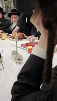 עריכת השולחן לכבוד יומא דהילולא של הגה"ק בעל שערי הישר מליסקא זי"ע בראשית נכדיו כ"ק האדמורי"ם מליסקא ומהיבנוב שליט"א