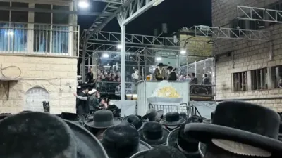 הדלקה פון כ"ק אדמו"ר מתולדות אהרן שליט"א דעם לג בעומר 