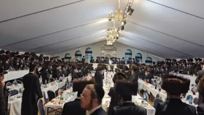פולע ווידיאוס פון ערב שבת און מוצאי שבת בצל כ"ק אדמו"ר מסאטמאר שליט"א ביים מסע בוני המלוכה אין אייראפע 