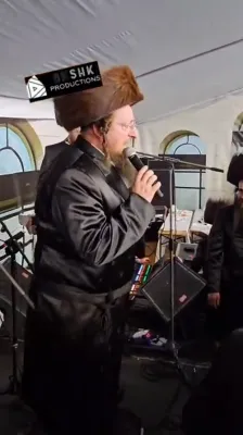 פולע ווידיאוס פון ערב שבת און מוצאי שבת בצל כ"ק אדמו"ר מסאטמאר שליט"א ביים מסע בוני המלוכה אין אייראפע 