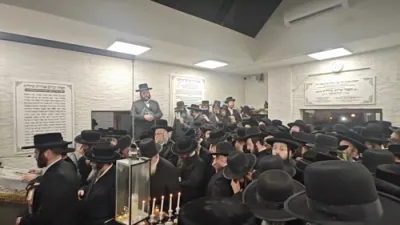 בילדער און ווידיאוס פון כ"ק אדמו"ר מסאטמאר שליט"א אין שטאט אוהעל, ביים ציון הקדוש, און ביים הכנסת אורחים 