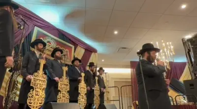 הערליכע שטיקל חזנות חזן ברעכער מיט חסידיש כאר - ביים יערליכן כולל שומרי החומות דינער - וויליאמסבורג
