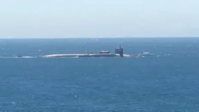 אן אמעריקאנער סובמארין פון די "אהייא" קלאס, וואס איז באוואפנט מיט נוקלעארע וואפן, איז אריבערגעפארן איינע פון די סאמע וויכטיגסטע סטראטעגישע דורכגענג אויף דער וועלט.