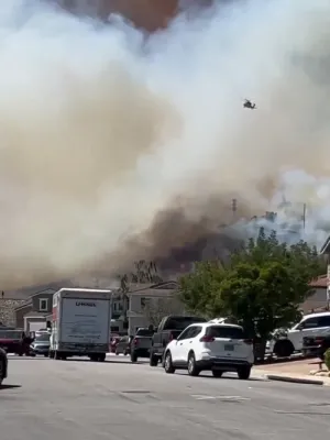 א פייער פארשפרייט זיך שנעל אין לאס אנדזשעלעס 