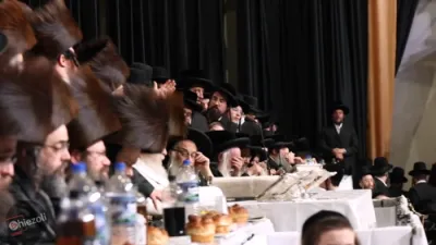 ניגן אהבה רבה ביים מעמד כתיבת ספר תורה פון כ"ק אדמו"ר מסאטמאר שליט"א ליל ל"ג בעומר תשפ"ו 