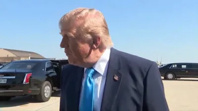 פרעזידענט טראמפ האט געווארענט אז די פארשטערקערטע דרוק אויפן איראנער רעזשים ברענגט ארויס א מעכטיגע אויפברויז צווישן די בירגער אינעווייניג אין לאנד.