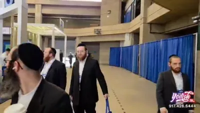 נאך פולע אינטערסאנטע סצענעס פון סאטמארק ביזנעס עקספאו