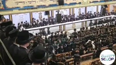 ווידיאוס פון שמחת החתונה בחצרות סקווירא וויזניץ מאנסי 
