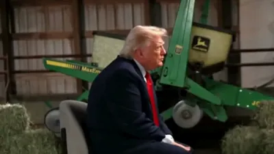 טראמפ מאכט חוזק פון NBC'ס קריסטען וואלקער ביי א היציגען אויסטויש: "ביסטו שוין גרייט? מעג איך שוין רעדן?" פרעגט ער נאכדעם וואס זי האקט אים כסדר איבער.