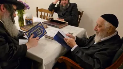 הרה"ג שמואל שלמה טעללער שליט"א מנהל בית רחל קרית יואל ומו"ל גליון "זקניך ויאמרו לך" באזוכט כ"ק אדמו"ר מליסקא שליט"א