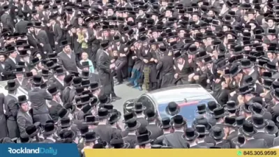 פולע ווידיאוס פון מסע הלויה פון הרבנית מראחמסטריווקא ע"ה אין שיכון סקווירא