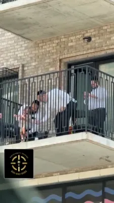 הצלה ראטעווען א קינד'ס פוס פארכאפט אין גראטעס