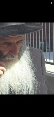 יונתן שווארץ ווארנט איבער א שרעקליכער פארשוין וואס דרייט זיך אין בארא פארק 
