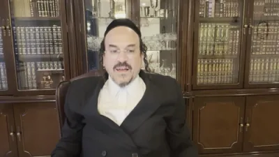 א הערליכע מעשה פון כ"ק האדמו"ר מלויבאוויטש זי"ע "א איד איז קיינמאל נישט סטאק" - דורך הרב אליהו שווארץ ביים שיעור עמוד היומי 'דרשו' מסכת יומא דף כו ע"א