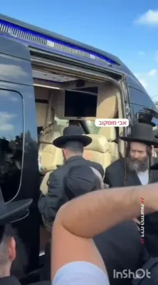 כ"ק אדמו"ר מגור שליט"א ביים אנקומען צום פראטעסט קעגן גזירת הגיוס 