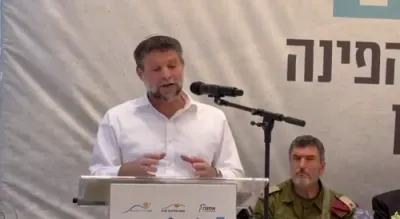מדינת ישראל נעמט צוריק די שליטה איבער שטחים אין חברון.