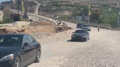 דרום לבנון לעבט אויף מיט א פרישקייט: איינוואוינער קערן זיך צוריק דרום פונעם ליטאני טייך נאכדעם וואס טראמפ האט אויסגעארבעט אן אפמאך צווישן אמעריקע און איראן.