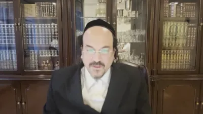 א הערליכע מעשה "די כוח פון א פשוט'ע תפילה" - דורך הרב אליהו שווארץ ביים שיעור עמוד היומי 'דרשו' מסכת יומא דף כז