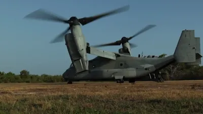 מארינס פירן דורך ספעציעלע טרענירונגען מיט די ריזן "KC-130J הערקולעס" פליגערס אין די קאריביען אינזלען
